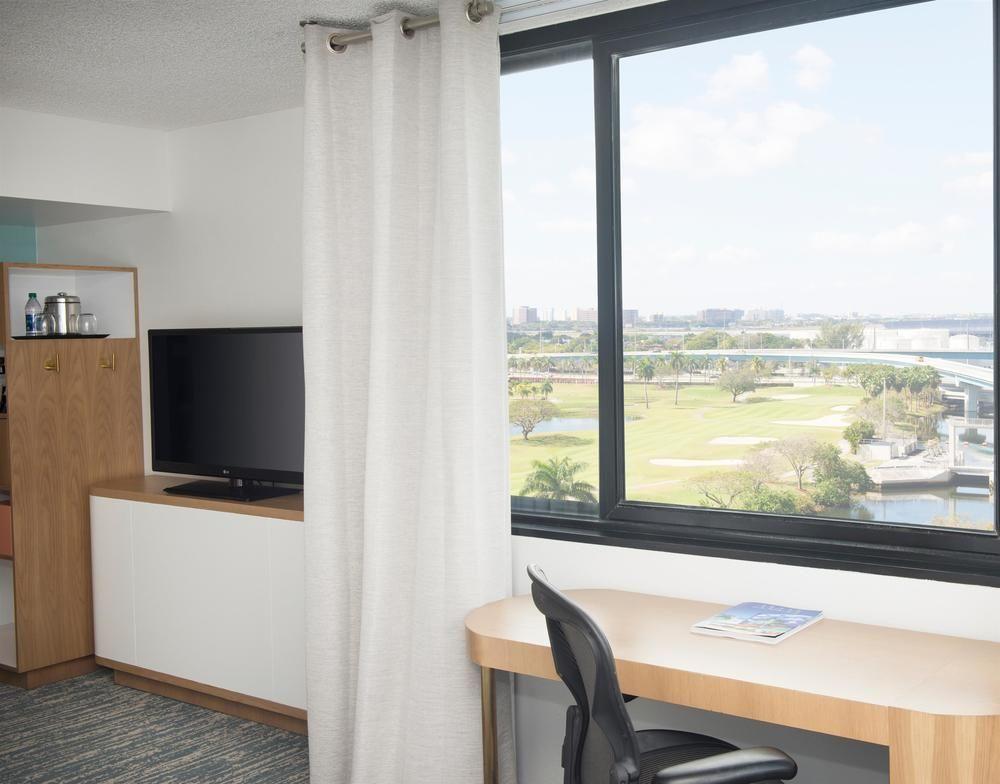 Sheraton Miami Airport Hotel And Executive Meeting Center Exterior foto